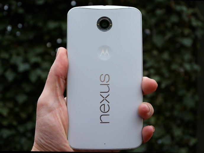 Nexus 6 im Test - eine Ansicht von hinten